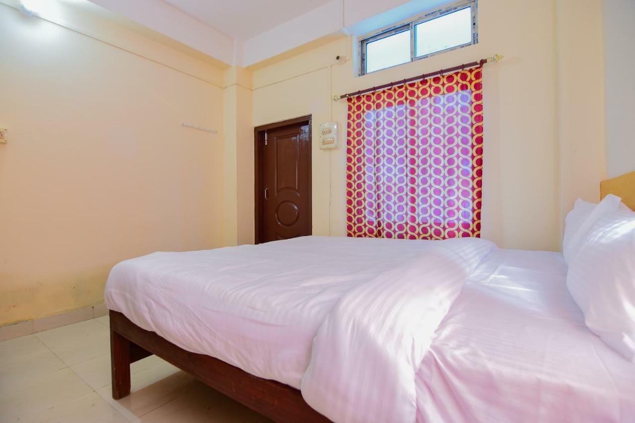 Spot On 30735 Dreamland Guest House Dispur Phòng bức ảnh